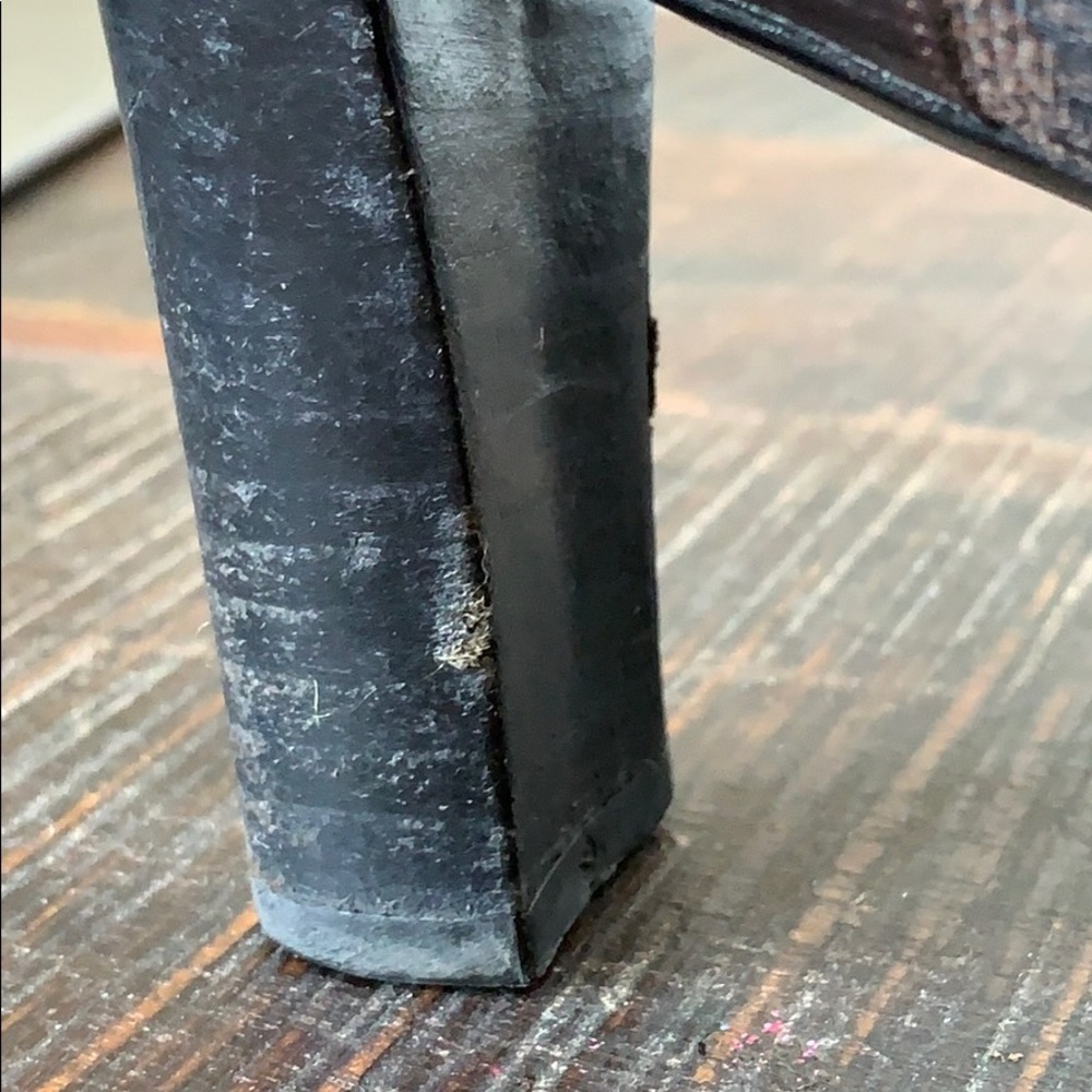 Stuart Weitzman shoe - Picture 4 of 7